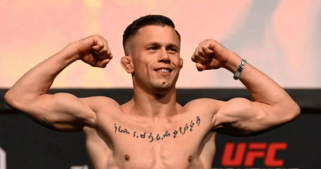 Dani Barez es un destacado luchador de artes marciales mixtas español. Nacido en Valencia, ha forjado una carrera impresionante en la UFC, donde ha demostrado su habilidad y determinación en el octágono.